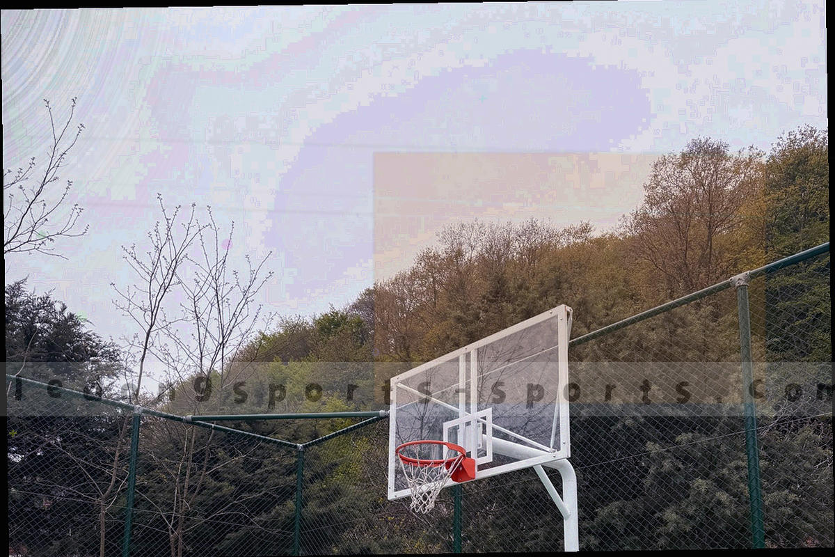抽象城市地图与热力色块叠加，用两组色系区分主场与客场